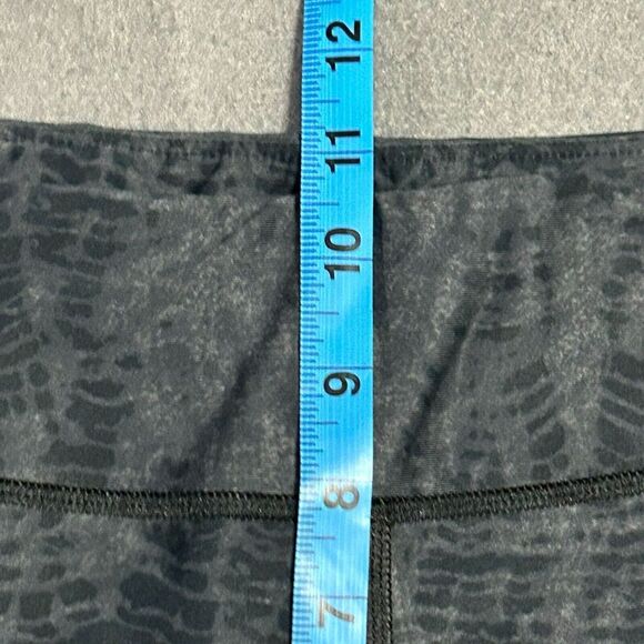 Under Armour Leggings Womens Medium Capri HeatGear Black Grey Yoga‎ Pilates - Picture 12 of 14
